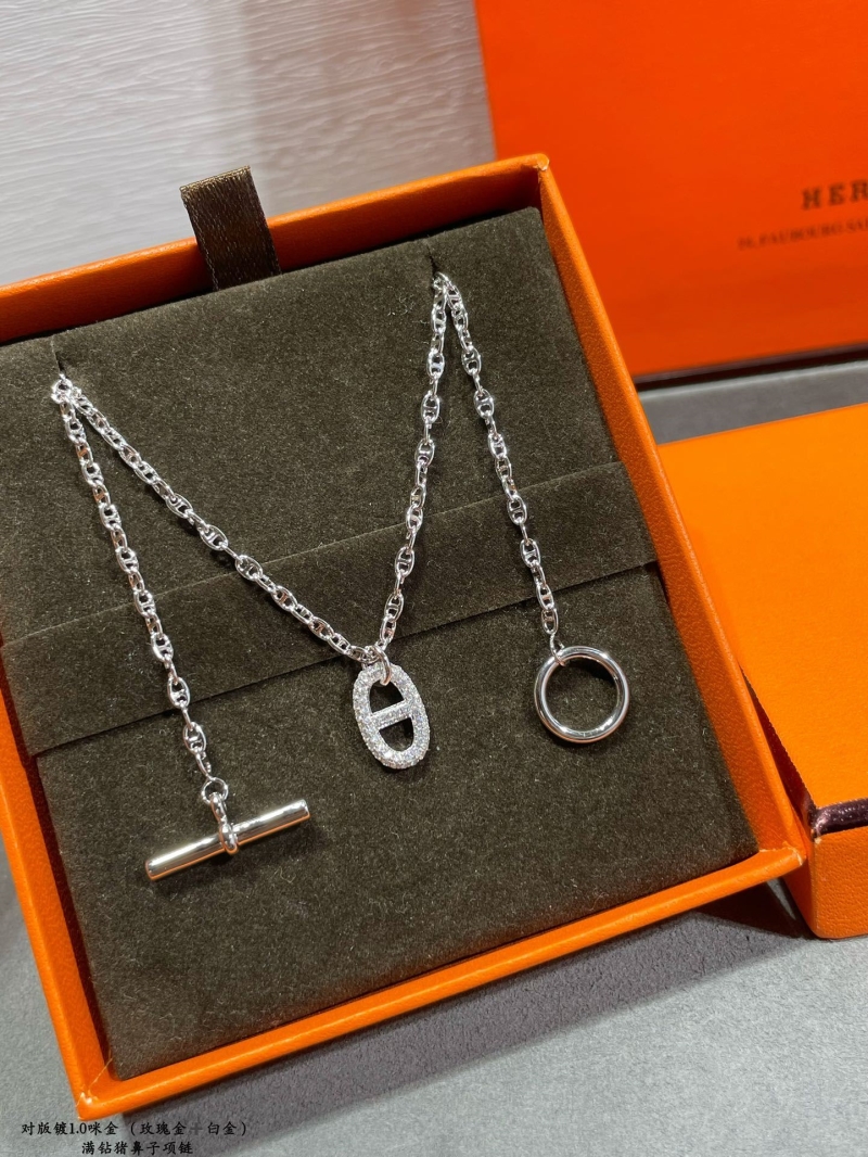 H**me5 necklaces